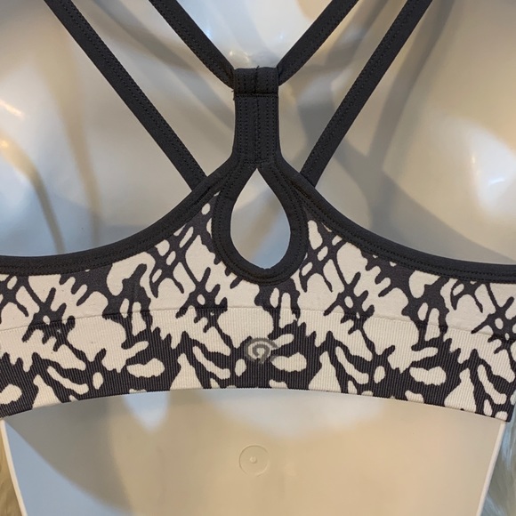 Champion C9 Duo Dry removable cups Sports Bra - Picture 5 of 8